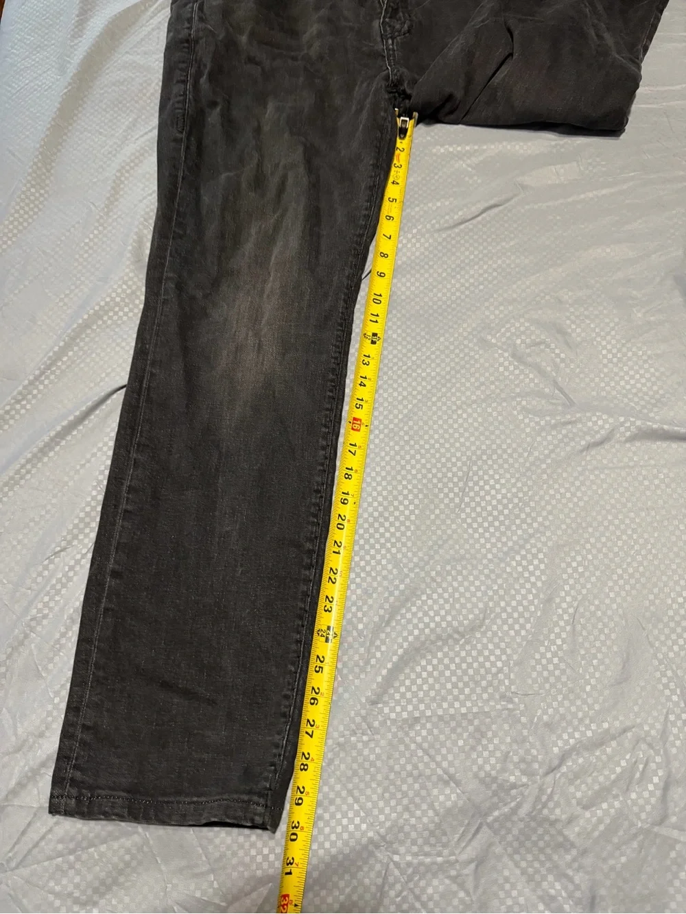 Size 40 True Religion Geno Relaxed slim Jeans